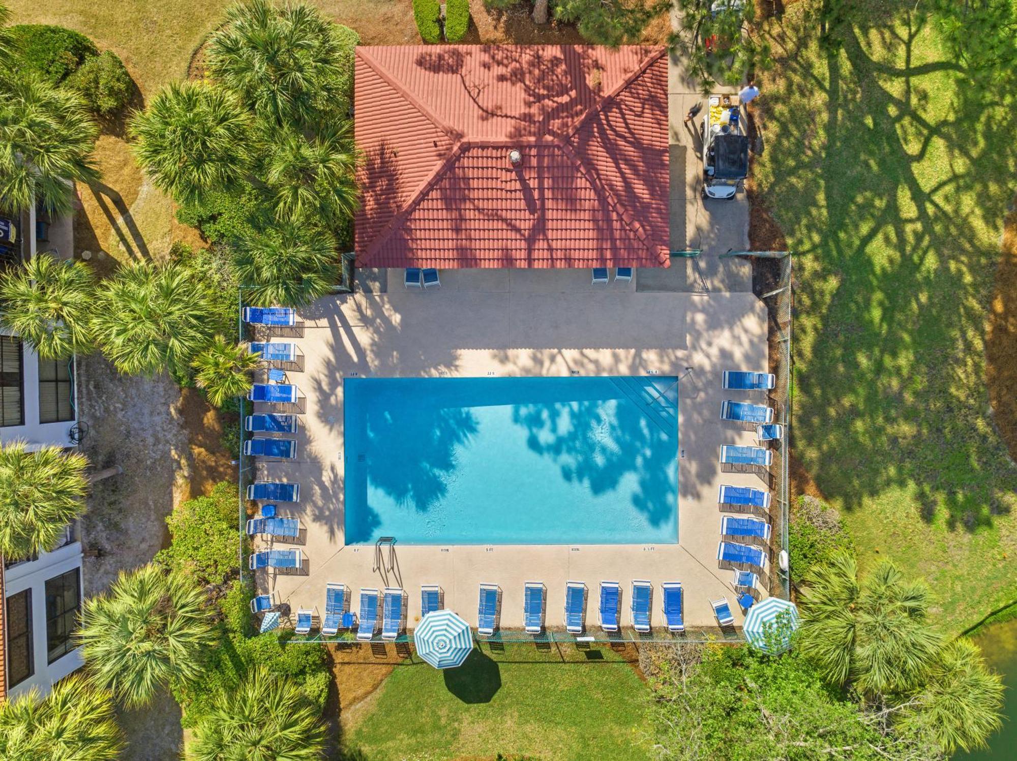 One Round! 3br 3ba Sleeps 10! 11 Pools! Golf Courses! Tennis Courts!