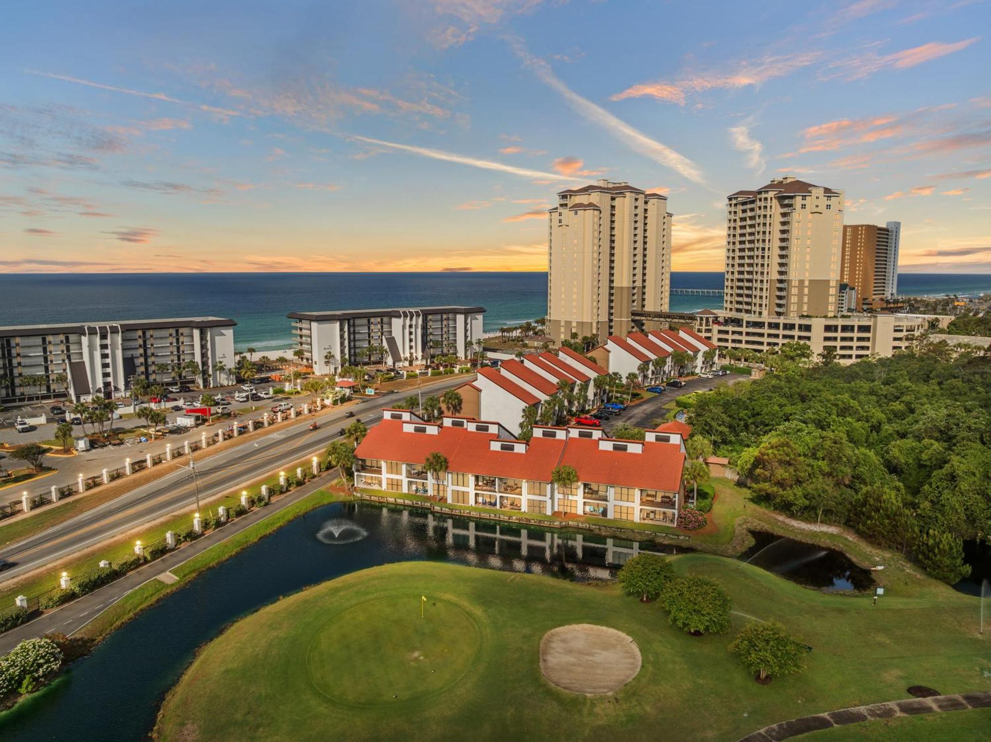 Holiday home One Round! 3br 3ba Sleeps 10! 11 Pools! Golf Courses! Tennis Courts! Panama City Beach